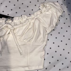 Fashion Nova, Cropped Off the shoulder top